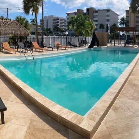 Holiday Isles Resort Madeira Beach Exterior foto