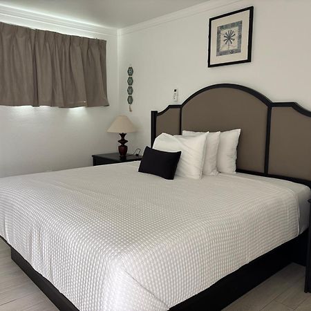 Holiday Isles Resort Madeira Beach Exterior foto