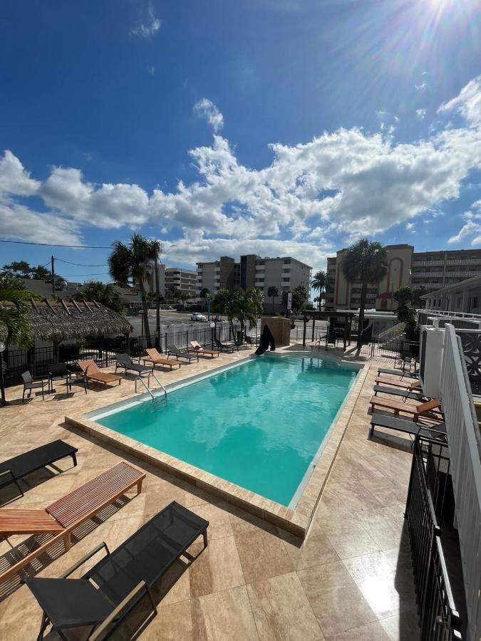 Holiday Isles Resort Madeira Beach Exterior foto