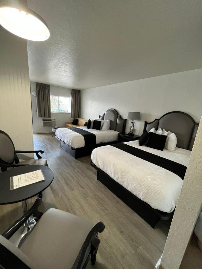 Holiday Isles Resort Madeira Beach Exterior foto