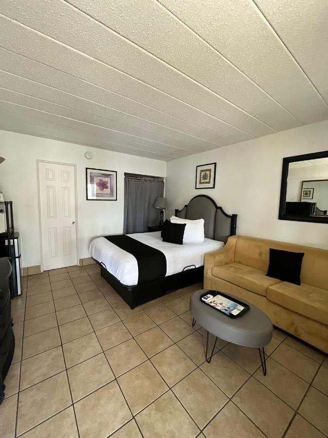 Holiday Isles Resort Madeira Beach Exterior foto