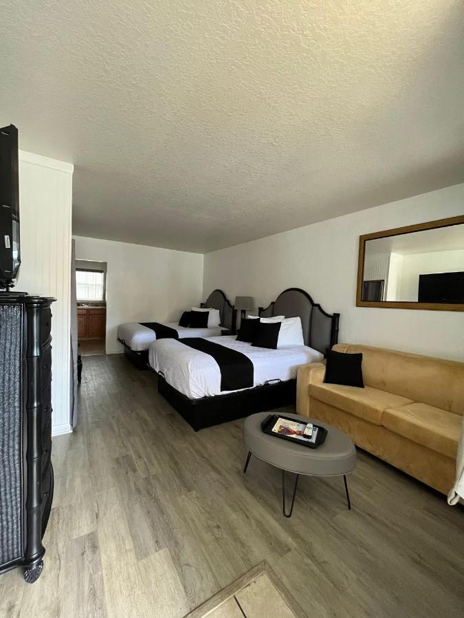 Holiday Isles Resort Madeira Beach Exterior foto